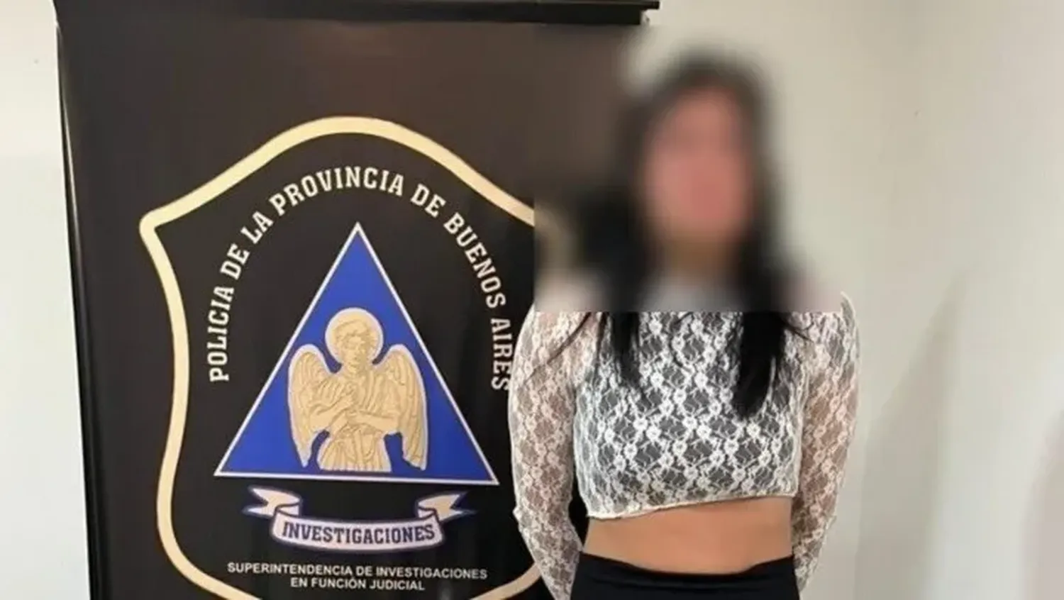 Una mujer chantajeó a su amante con difundir videos sexuales si no le pagaba 100 mil dólares: terminó detenida