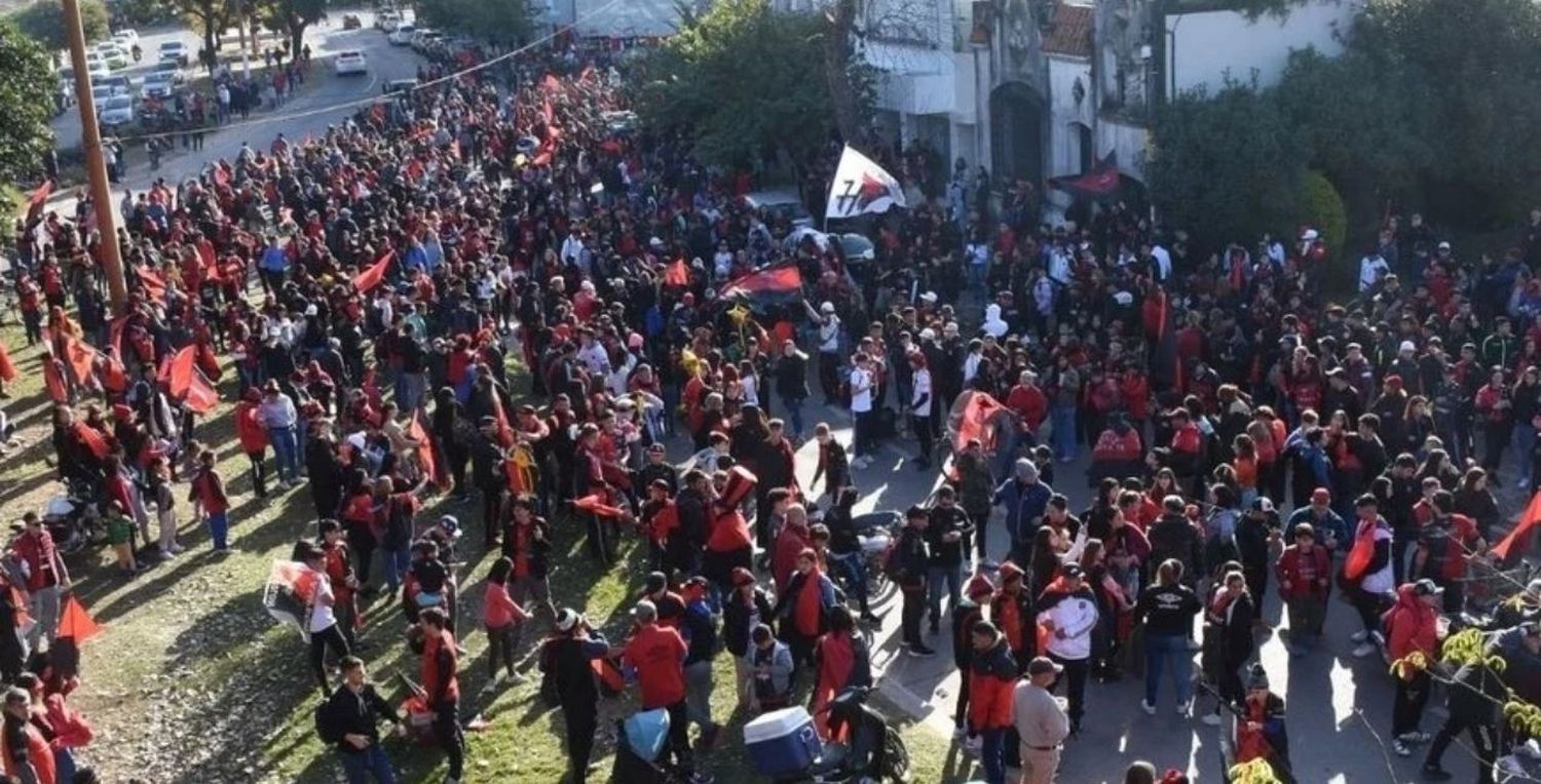 Miles de sabaleros festejaron el aniversario del campeonato de Colón