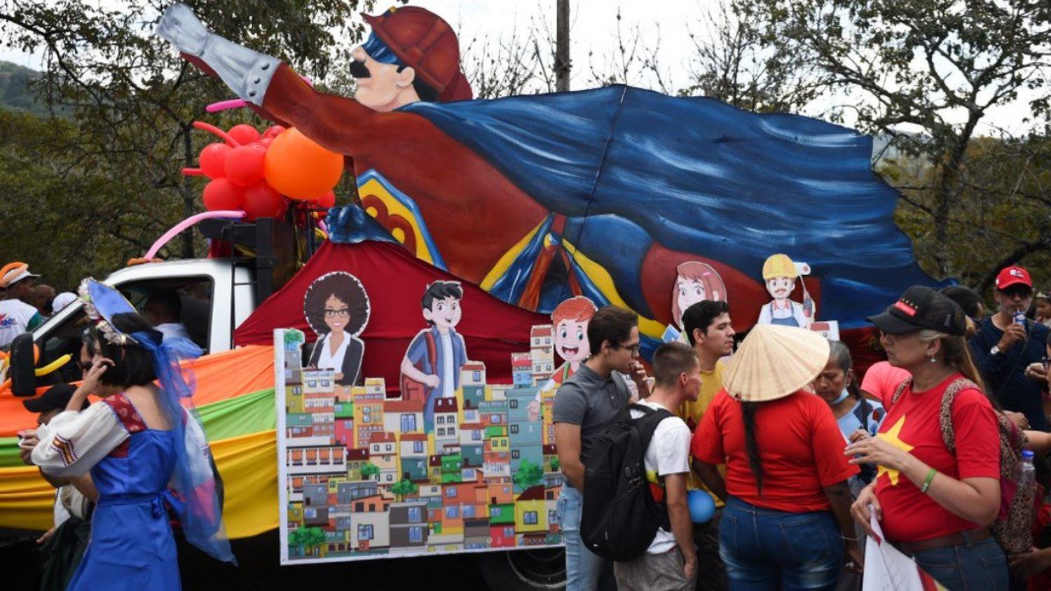 De Bolívar a Súper Bigote, pasando por Chávez: el culto a los líderes ¡PA QUÉ MÁS! (+Fotos)
