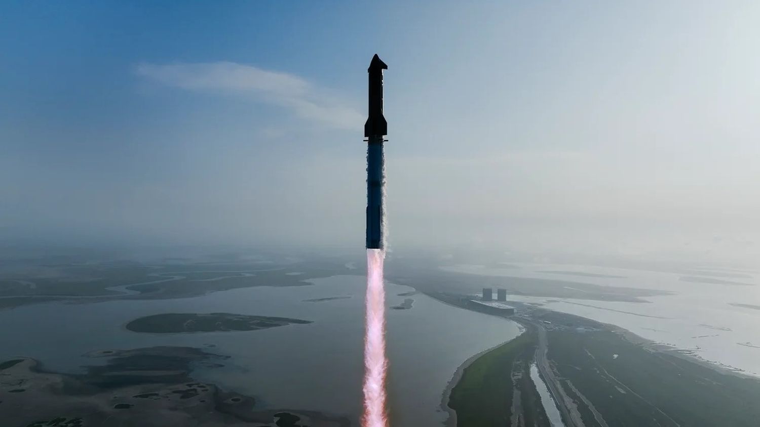 Space X lanza otro cohete, pero pierde el control.