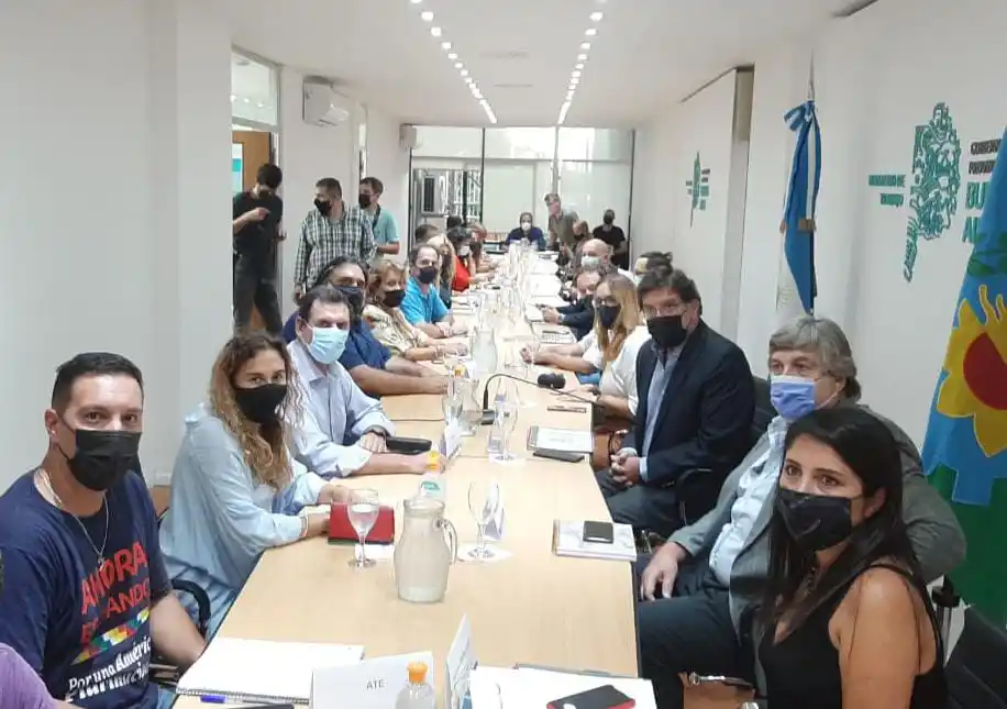 Gremios docentes bonaerenses aceptaron el aumento de 42% propuesto por el Gobierno y cerró la paritaria