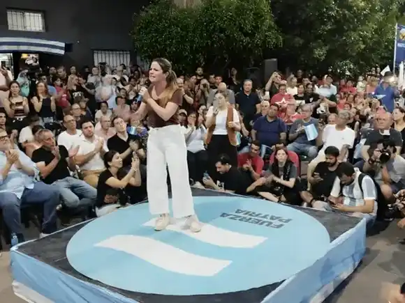 Fuerza Patria cerró su campaña en Rosario con un llamado a “escuchar y construir con la gente”