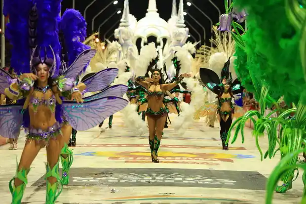 Esta noche el Carnaval del País se juega las últimas fichas hasta la edición 2014  