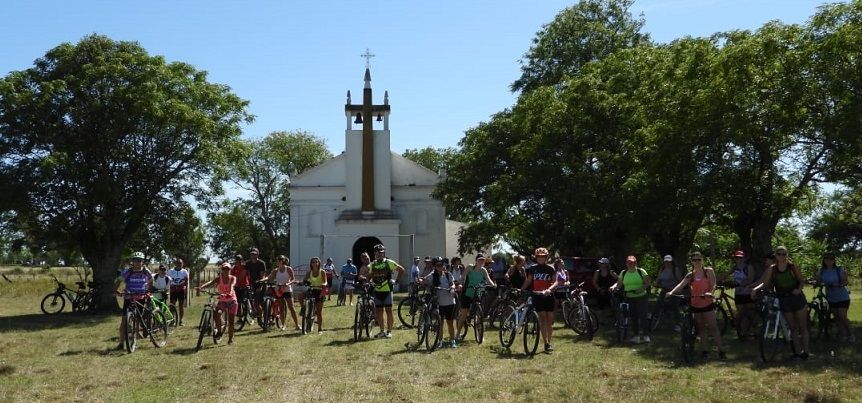  Larroque: realizaron una pedaleada recreativa hasta Paso El Corralito