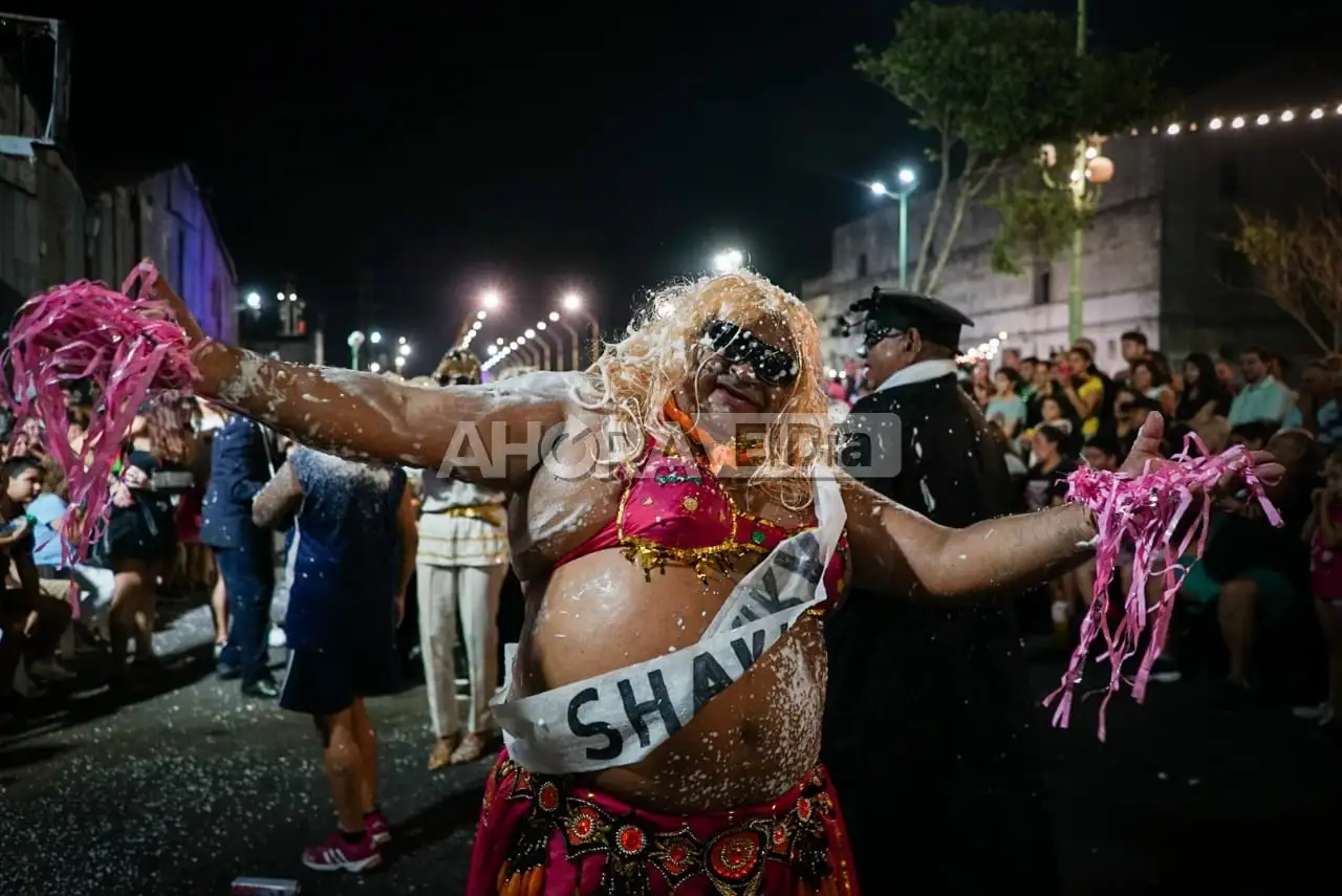 Los 10 momentos más bizarros y desopilantes del Entierro del Carnaval