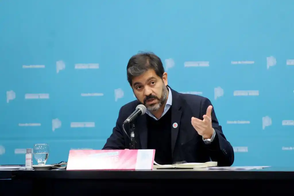 Vuelta a la presencialidad: "No hubo especulación política sino parámetros objetivos" 