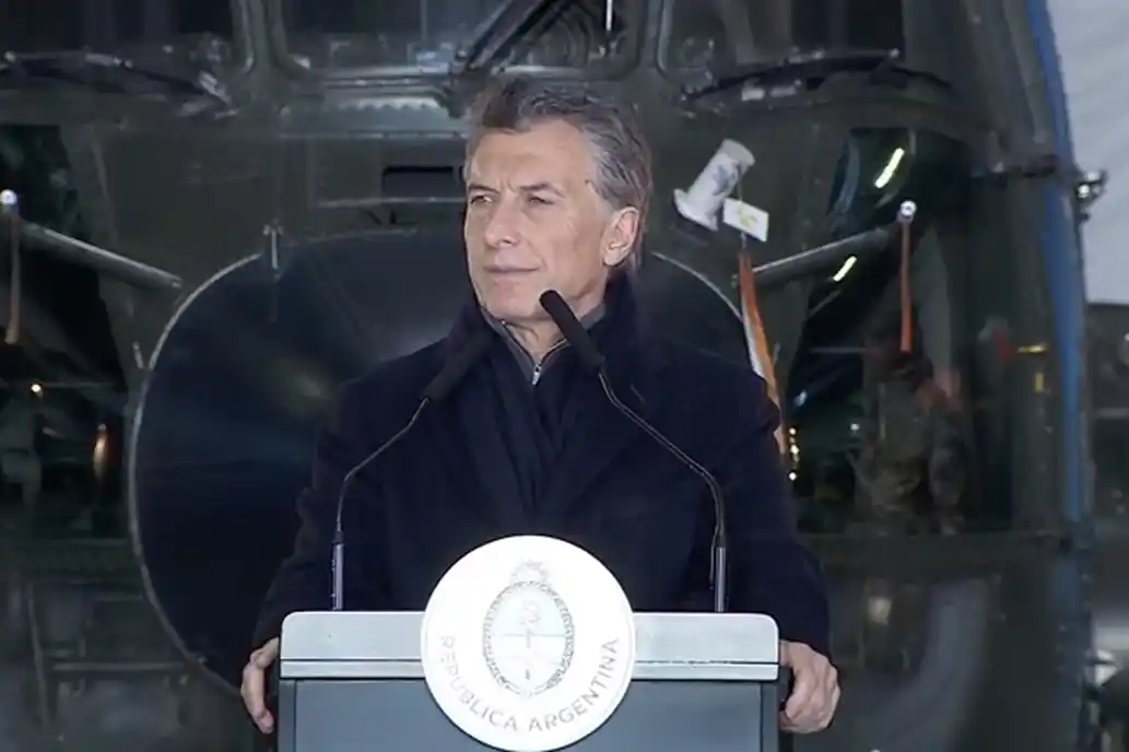 Macri anunció reformas en las FF.AA. para que "colaboren con la seguridad interior"