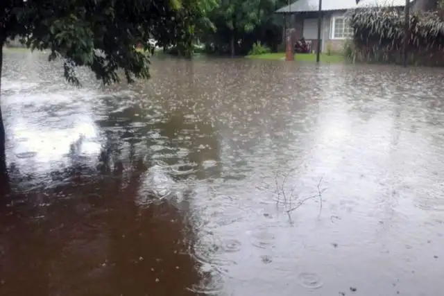 La copiosa lluvia provocó anegamientos en la provincia
