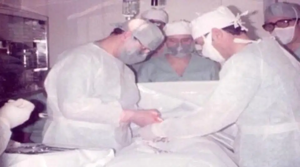 Carlos Bertini, el médico tandilense que estuvo en el buque hospital en Malvinas