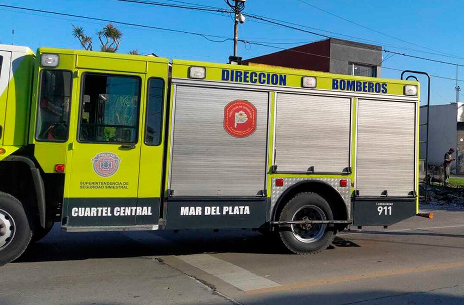 Evacuaron un edificio del centro creyendo que un departamento se incendiaba, pero en realidad estaban fumigando