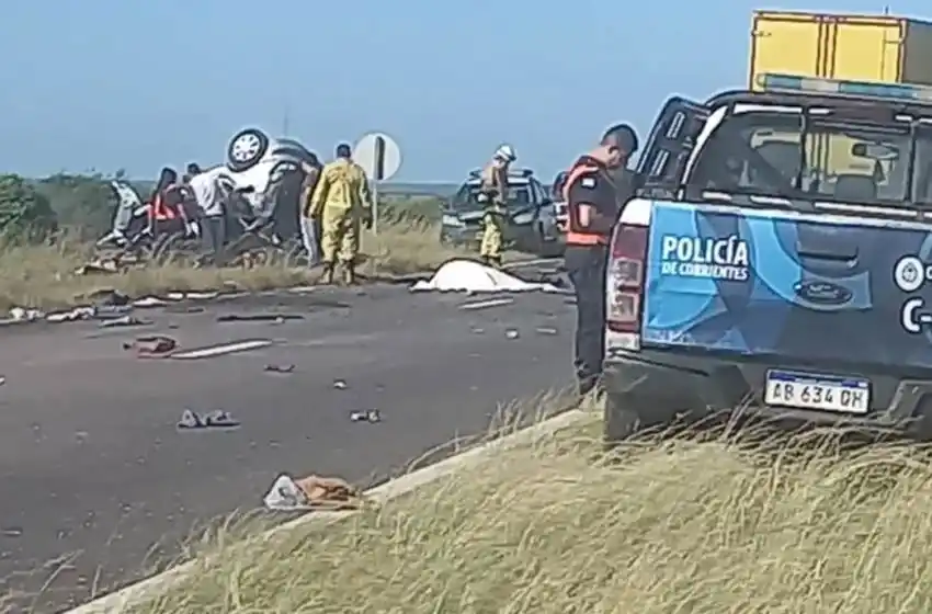 Tragedia en Corrientes: un auto chocó de frente con un camión y fallecieron los cinco ocupantes