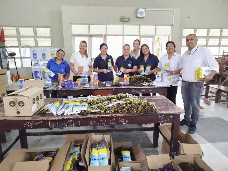 El Gobierno provincial realizó la entrega
de kits escolares a la delegación Clorinda