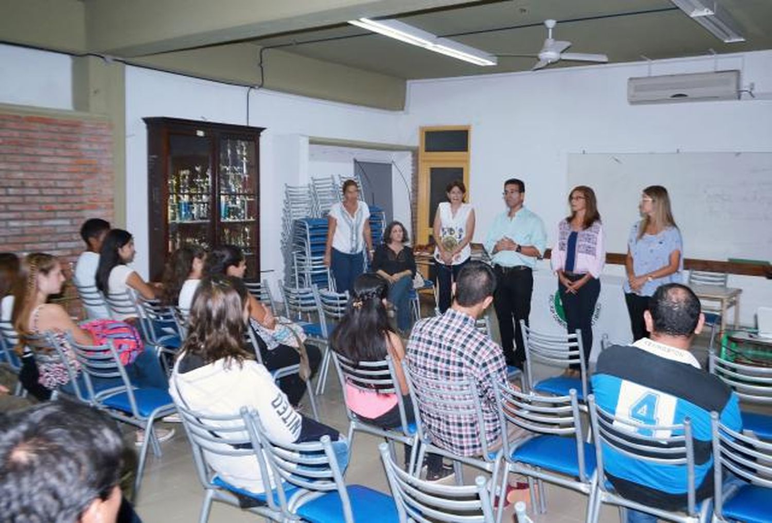 Bienvenida a estudiantes de ESJA y Superior de la “Escuela de Comercio”