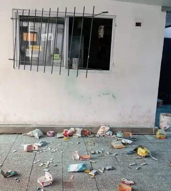 Inentendible: Entraron a una escuela de Saladillo, rompieron todo y peligra el dictado de clases