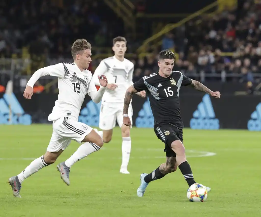Argentina remontó para llegar al empate en Dortmund