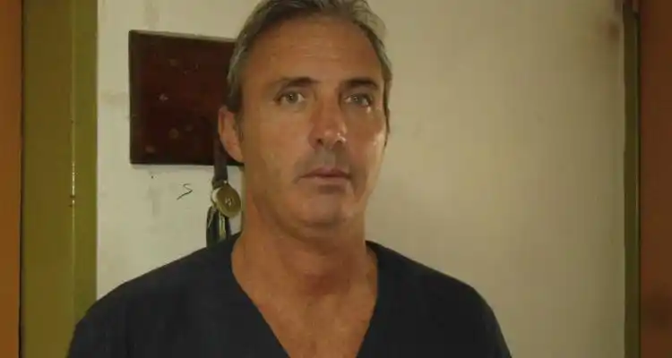 Alarcón confirmó que hay médicos en negro en el Hospital