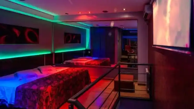 Hombre de 38 años murió en pleno acto dentro de un "telo" mientras se encontraba con un adolescente