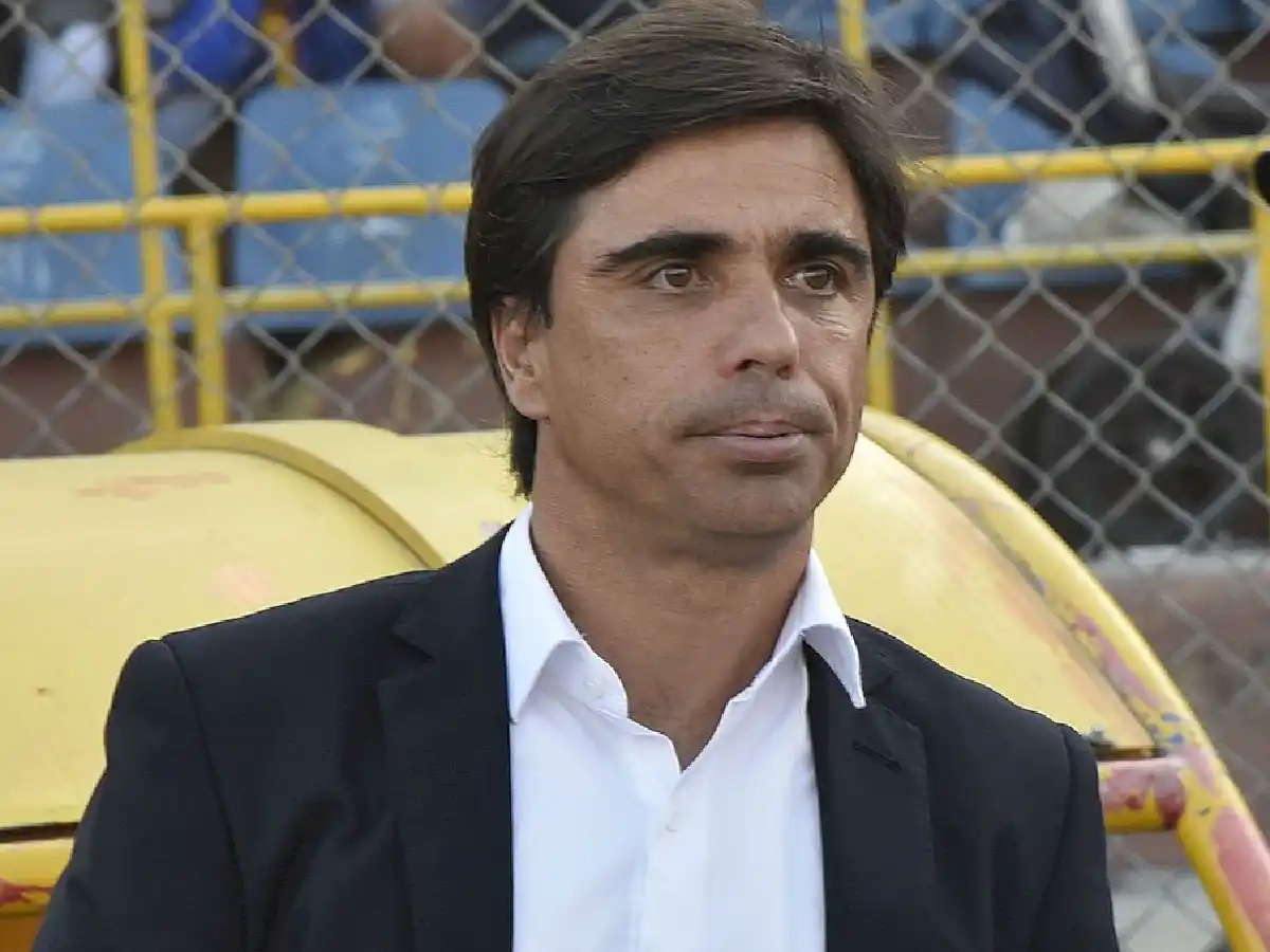 Banfield oficializó a Sanguinetti como técnico y a Falcioni como mánager