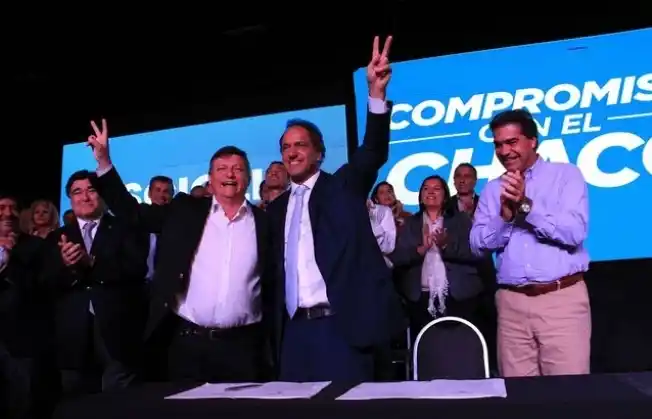 Elecciones Chaco 2015: Scioli felicitó a Peppo por la "contundente victoria"