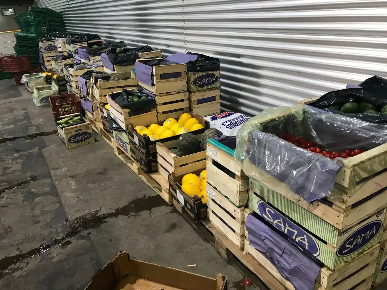 Rescatan más de mil kilos de frutas y verduras y los donan a 9 comedores de Quilmes