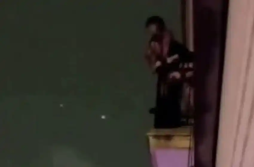 Forcejeo, gritos y tensión: el momento en el que el hijo de la fiscal toma del cuello a la joven