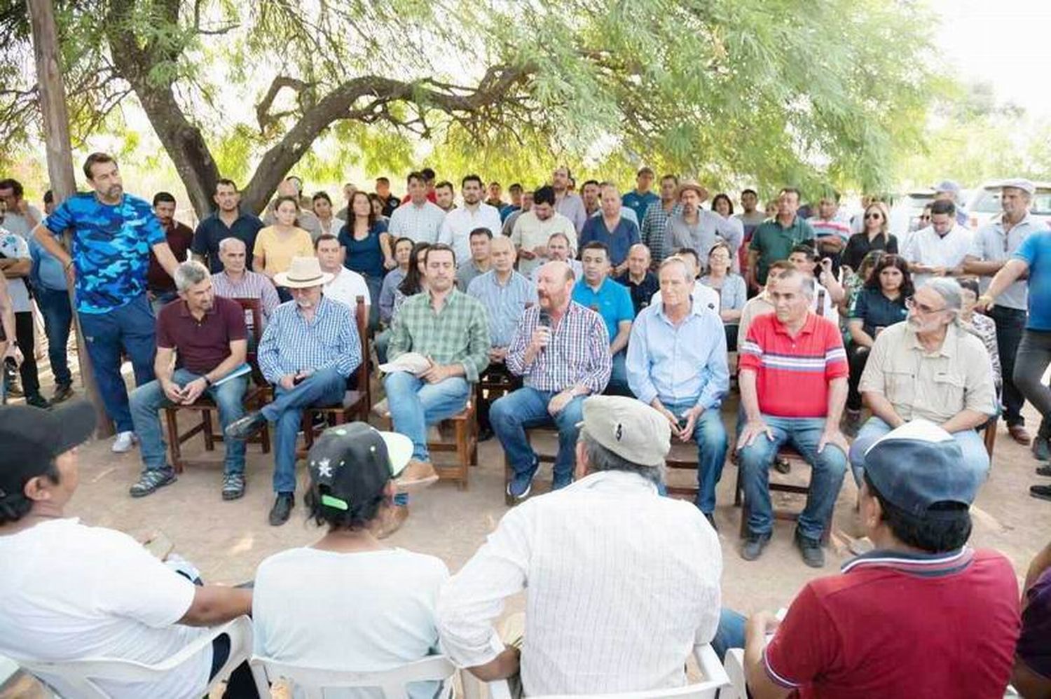 El llamado a los formoseños a encolumnarse
en la defensa del sistema democrático