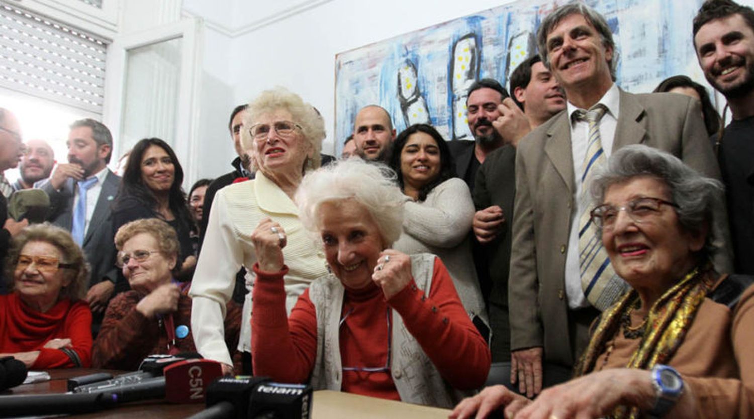 Las Abuelas de Plaza de Mayo encontraron al nieto 122