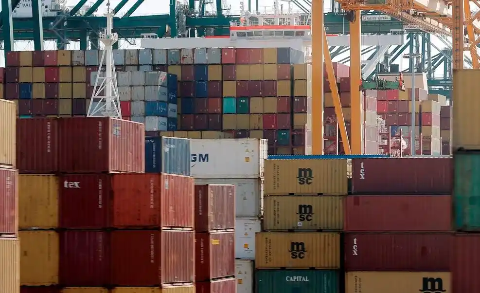 Massa liberará las importaciones para las empresas que paguen con sus propios dólares