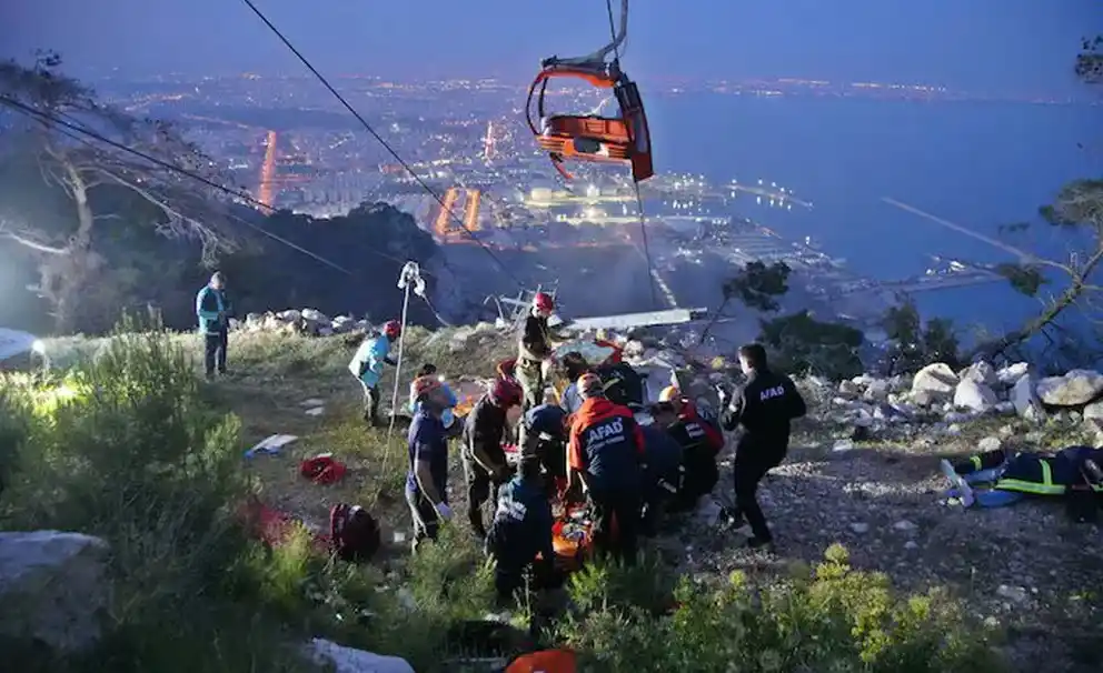 Ocurrió en el teleférico de Tünektepe, a una decena de kilómetros al oeste de Antalya.