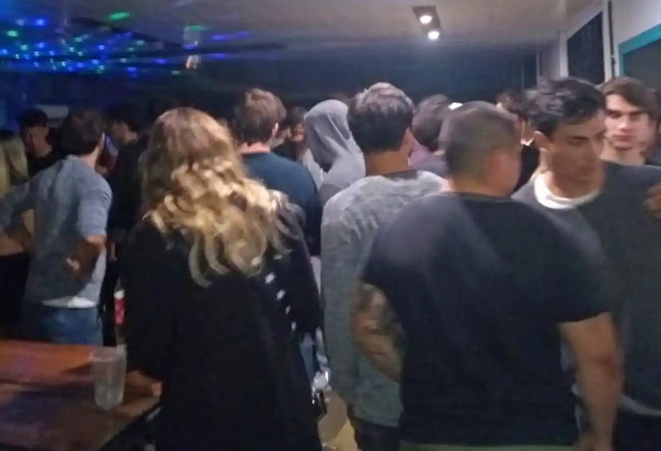 Desbarataron una fiesta clandestina de alrededor  de 250 personas por la zona de El Molino