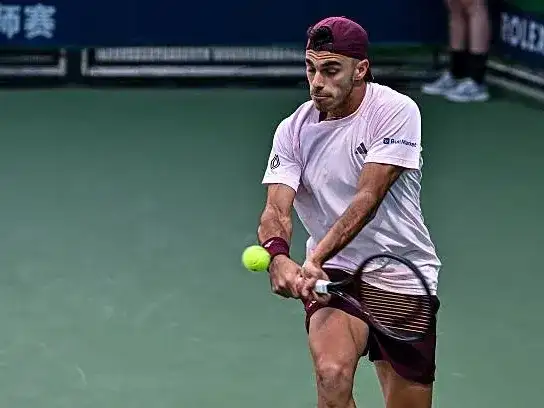 Francisco Cerúndolo debutó con un triunfo.