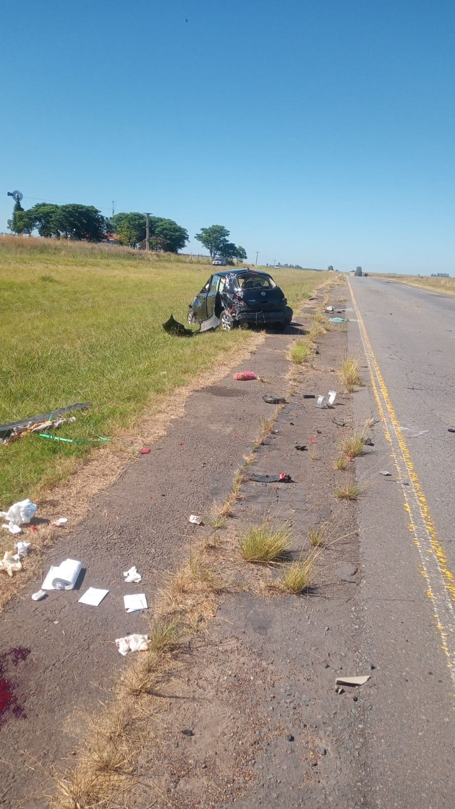 Vuelco en la Ruta 14: dos hombres fueron hospitalizados en el Centenario