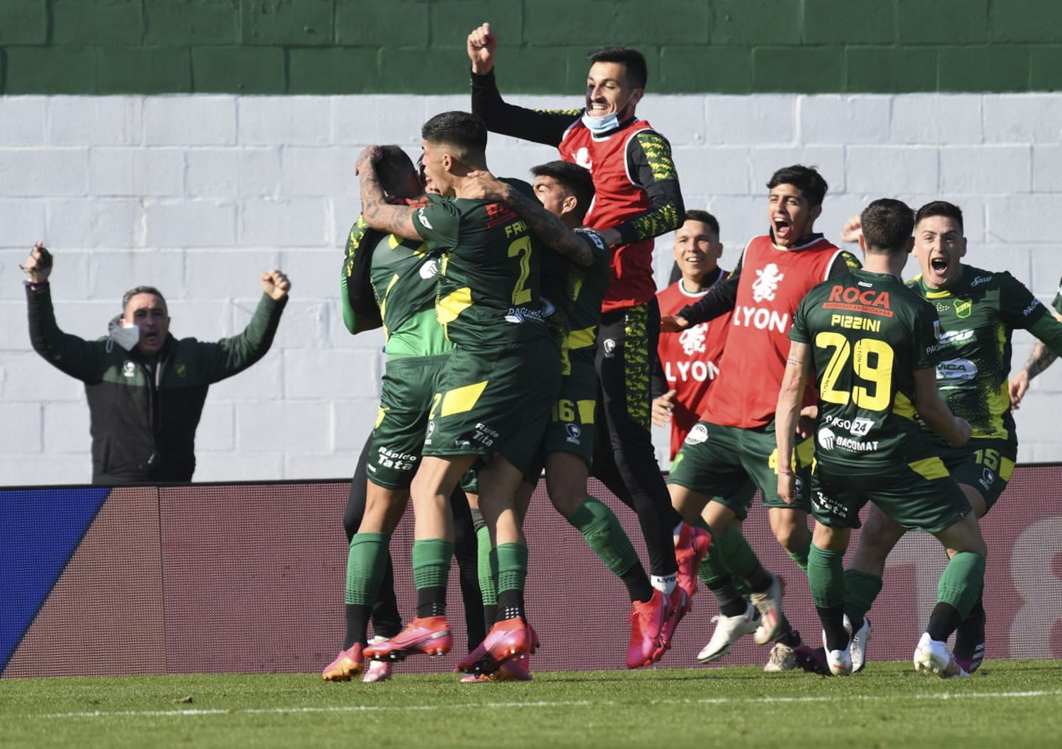 Defensa reaccionó y lo ganó sobre el final