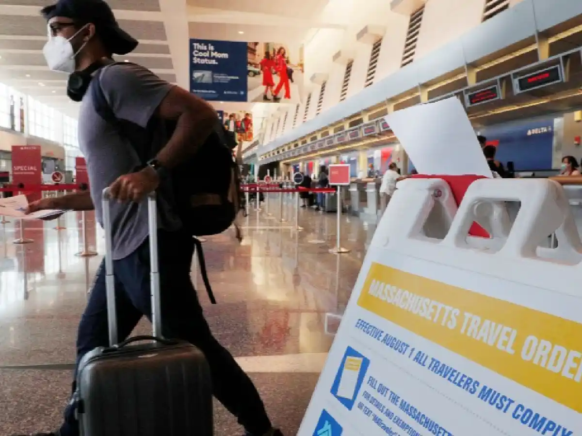 La OMS advirtió que no pudo establecerse si la variante Omicron es más contagiosa 