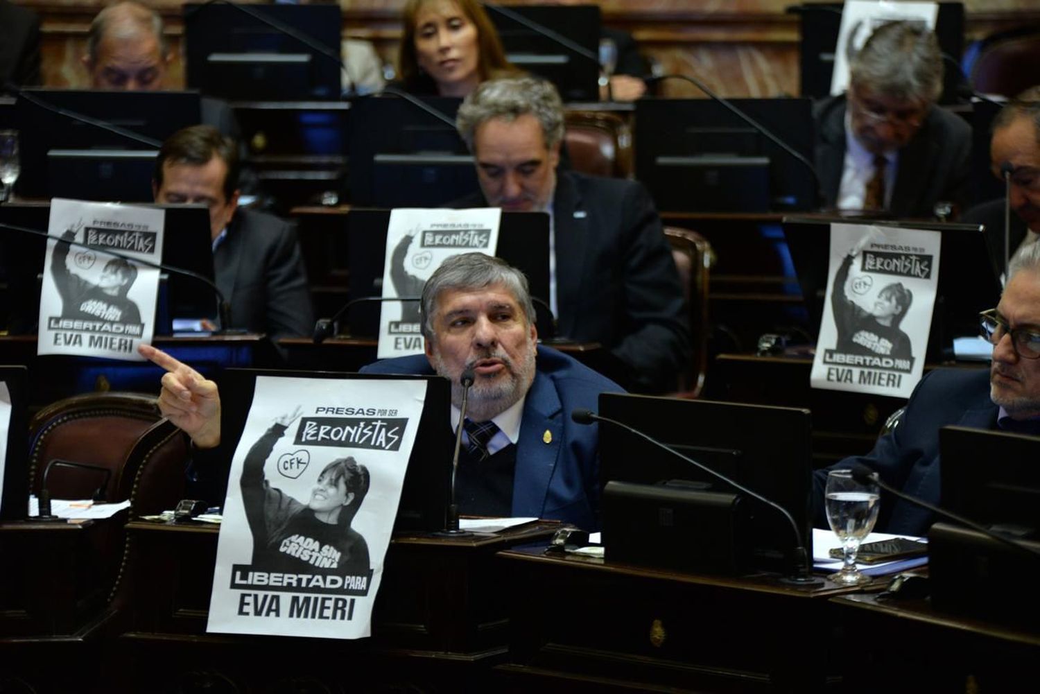 Senado aprobó el aumento jubilatorio, moratoria y rechaza Veto Presidencial