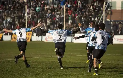 Libertad empató y ahora comparte la punta con Juventud 