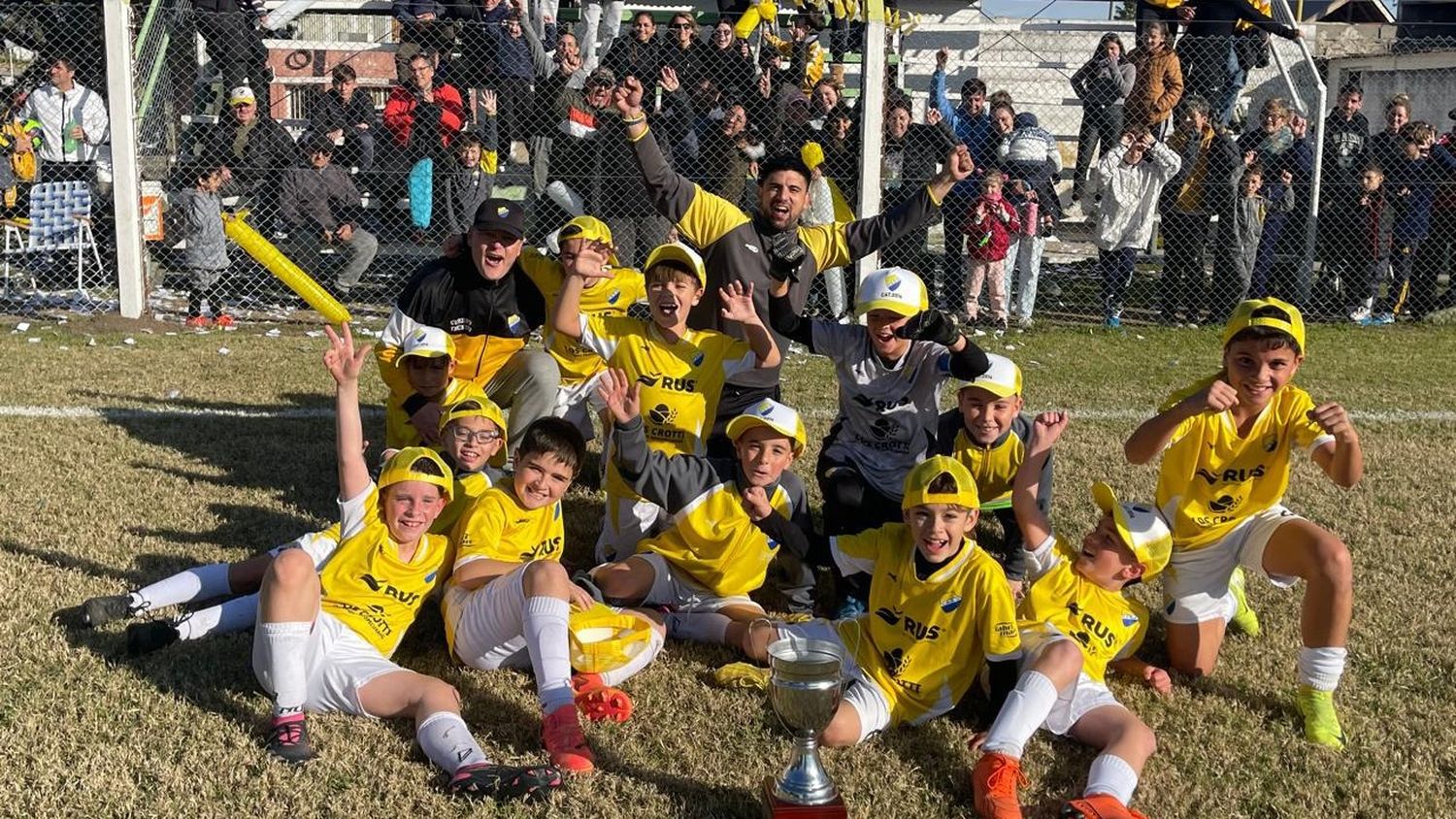 El equipo de Deportivo Oeste, campeón invicto de la 2016.