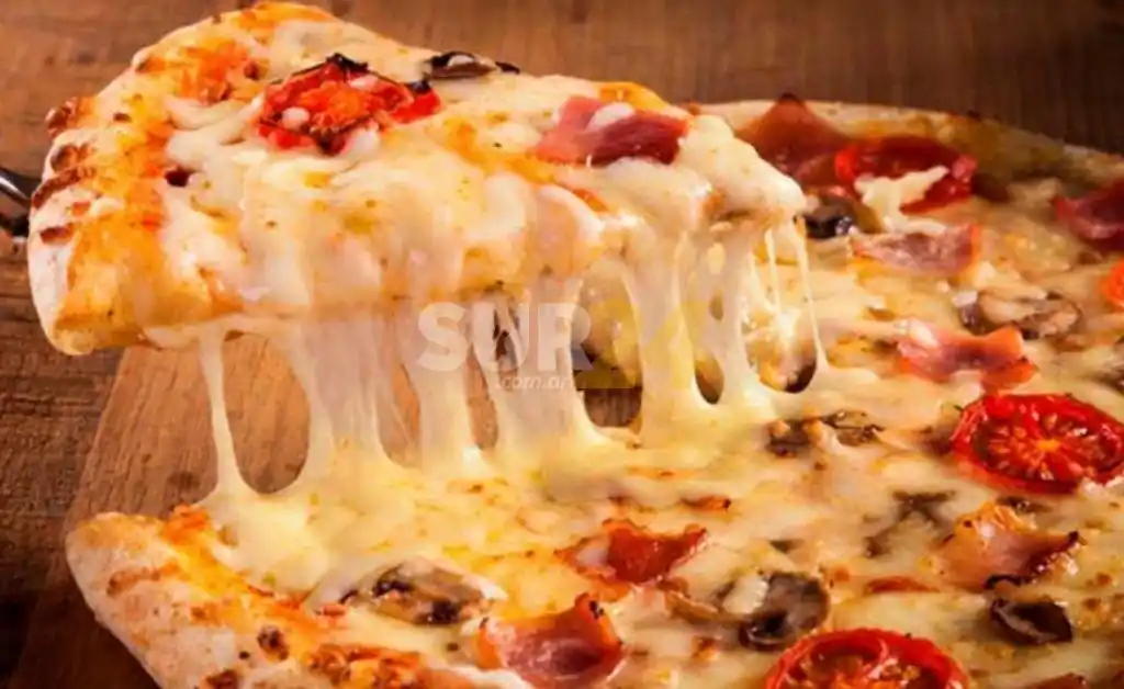 Se cansó de esperar la pizza y amenazó a los empleados con un fusil AK-47