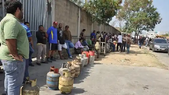 ARTÍCULO de LUJO: el régimen no tiene capacidad para importar gas doméstico, asegura experto