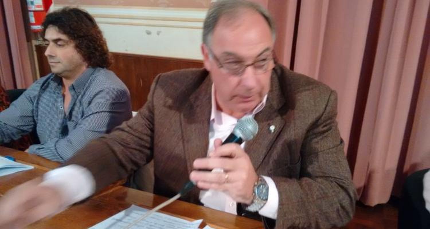 Barbieri, duro con Giovanettoni y contra el comunicado del Centro de Comercio