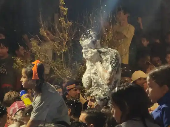Pese al mal clima, el Carnaval de Mi Tandil realizó su 21ra edición con una importante convocatoria