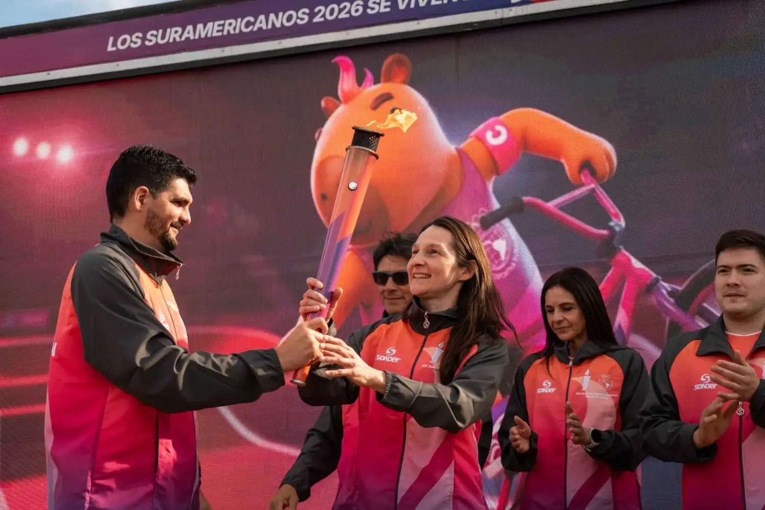 Historias que inspiran: cuatro deportistas llevaron la Antorcha Suramericana por Reconquista - 4
