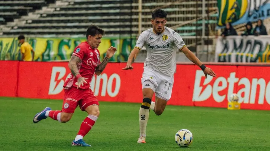 Aldosivi no cambia la cara: cayó ante Argentinos en el debut de Damonte