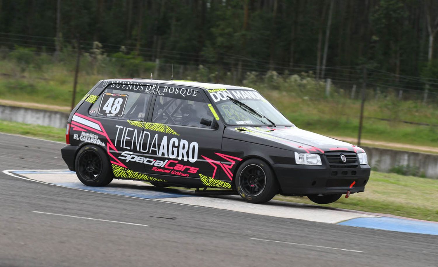 Nueva presencia. La del necochense Guillermo Martínez, en la Clase 1, del Turismo Pista