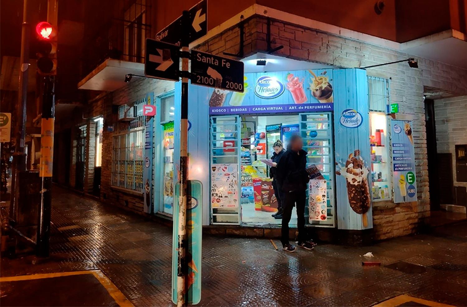 Le roban la recaudación a un kiosko: el malviviente amedrentó a la empleada con un palo