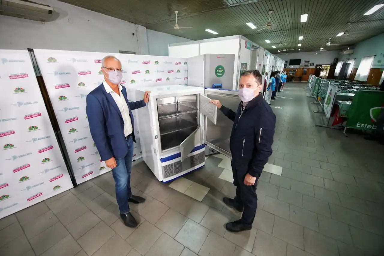 Esteban Echeverría: Gray y Gollán presentaron nuevos superfreezers de vacunas contra el Covid-19