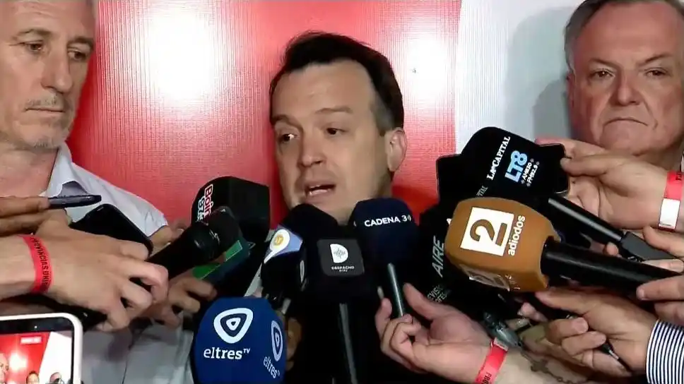 Blanco encabezó una rueda de prensa desde Rosario.