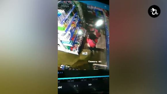 Saqueó el sector de perfumería e higiene personal de un comercio y todo quedó filmado