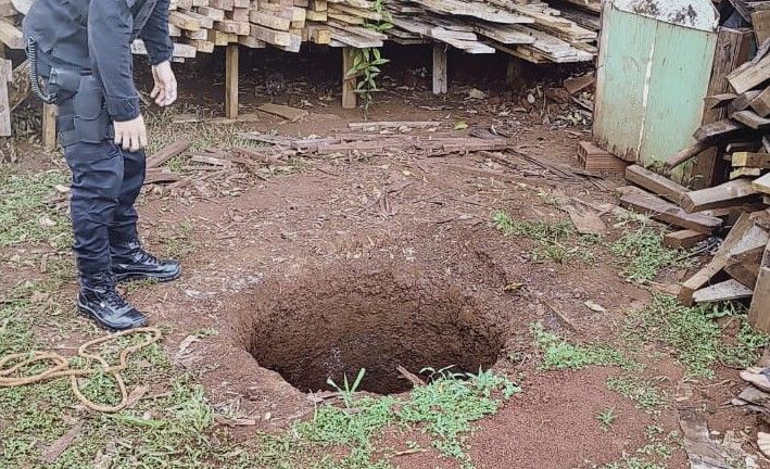 Rescataron a una adolescente que cayó a un pozo de nueve metros de profundidad en Misiones
