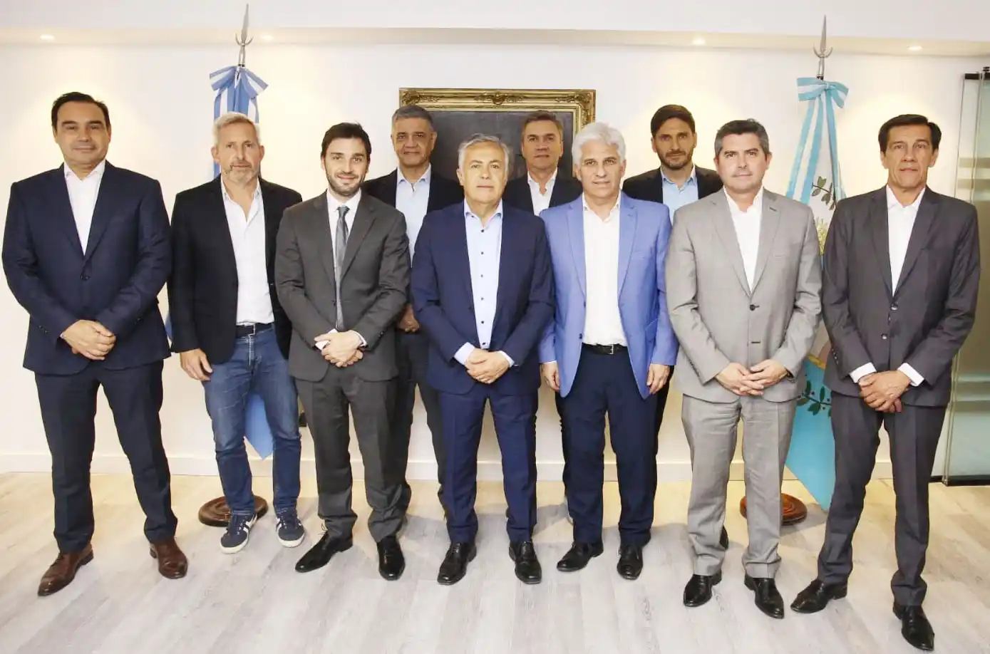 Frigerio con Milei junto a Gobernadores de JxC prometieron contribuir a la "gobernabilidad"